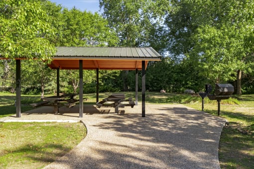Courtyard Common Spaces at Pebblebrook Court, Bloomington, MN