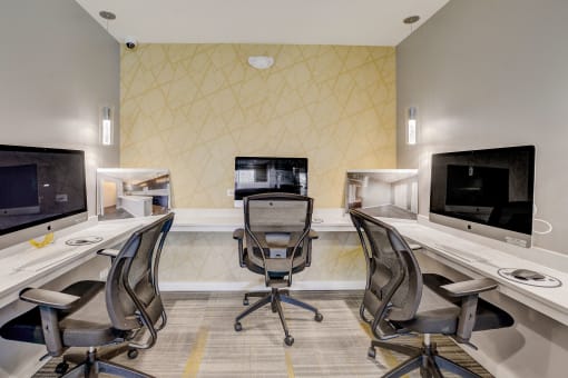 Computer Area at Woodland Ridge Apartments at 3420 Joann Lane in Woodridge IL
