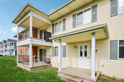 Exterior View at CenterPointe Apartments & Townhomes, Canandaigua, NY