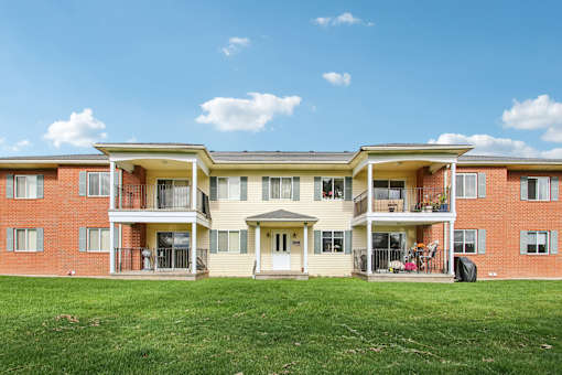 Lush Green Lawn at CenterPointe Apartments & Townhomes, New York, 14424