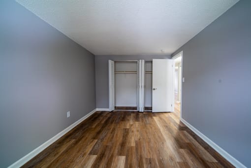 Renovated Apartment Home at  Lincoln Square Apartments at 4055 Knoll Drive in Hamburg, NY