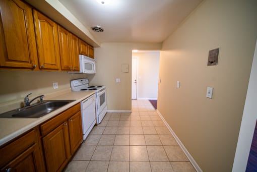 Fully Furnished Kitchen at Willowbrooke Apartments, Brockport