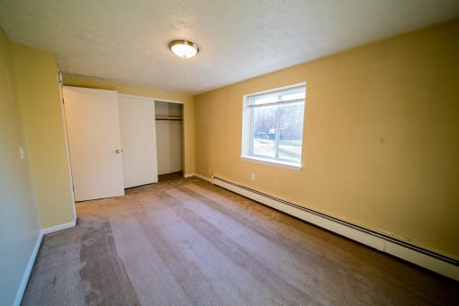Carpeted Bedroom at Willowbrooke Apartments, Brockport, New York