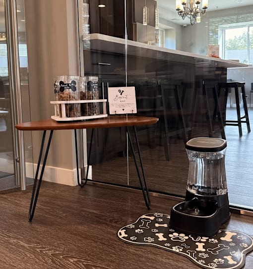 Biscuit Bar at Woodland Ridge Apartments, Illinois, 60517