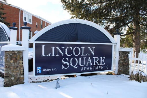 Lincoln Square Apartments at 4055 Knoll Drive in Hamburg, NY