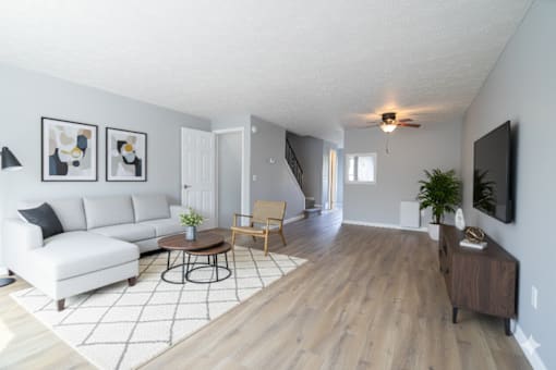 Living Area With Ceiling Fan at Willowbrooke Apartments & Townhomes, Brockport, NY, 14420