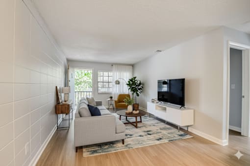 Living Room Open Door at Fernwood Grove Apartments, Florida, 33614