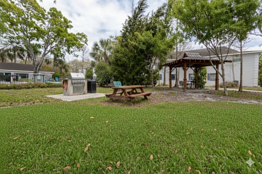 Green Lawn at Fernwood Grove Apartments, Tampa, FL, 33614