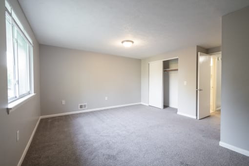 Unfurnished Bedroom at Willowbrooke Apartments & Townhomes at 396 Willowbrooke Drive in Brockport, NY 14420