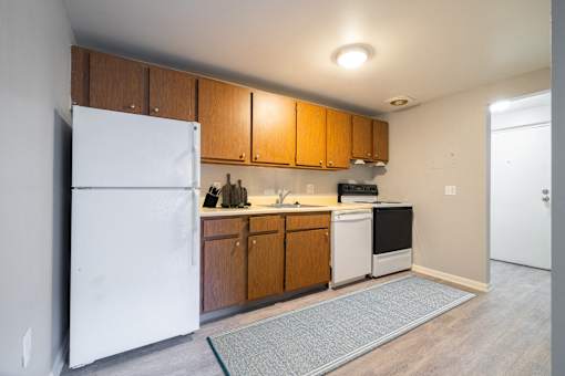 Classic Kitchen at Willowbrooke Apartments & Townhomes at 396 Willowbrooke Drive in Brockport, NY 14420