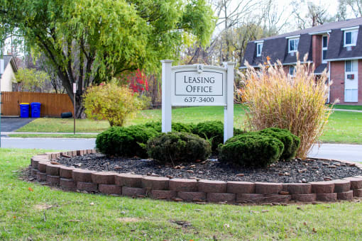 the leasing office sign in the front yard of a home at Willowbrooke Apartments, Brockport, 14420