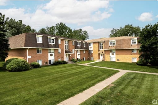 Lush Green Outdoors at Willowbrooke Apartments, Brockport, 14420