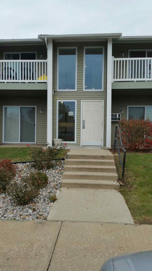 Photos and Video of MAPLE HEIGHTS APARTMENTS in Saline, MI