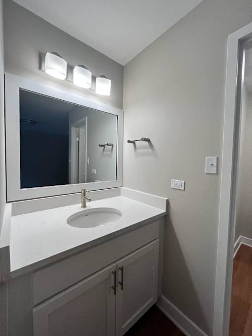 LED anti fog lighted mirror in master