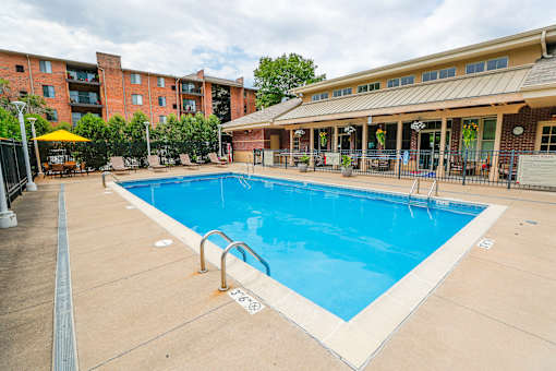Heated swimming pool