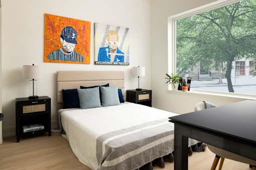Bedroom with Large Bed at The Hawthorn, Philadelphia
