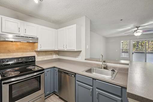 Modern Kitchen at Radbourne Lake Apartments, Charlotte, NC 28269