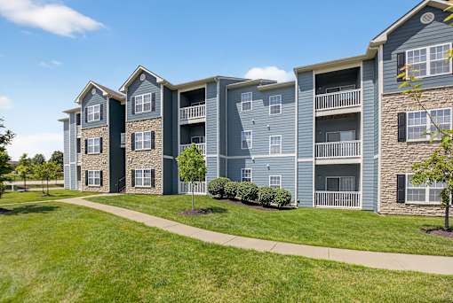 Green Lawn  at Aventura at Richmond, St. Peters, Missouri