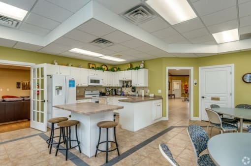 Community Kitchen with Full Sized Appliances