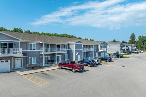 Riverbank Exterior and Parking Lot Photo
