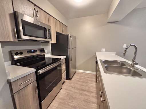 2-Bed Renovated Kitchen