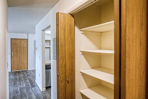 Reno Closet