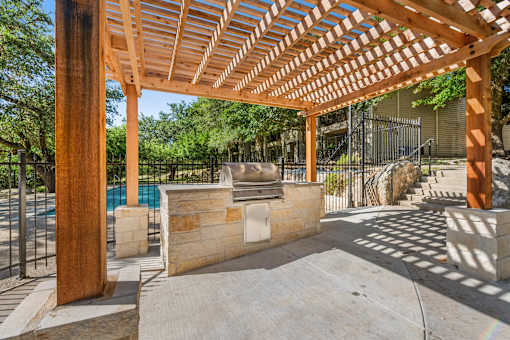 wooden pergola at Crosspoint Oaks at Boerne, Texas
