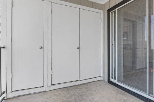 Large Closets at Tradewinds, Texas