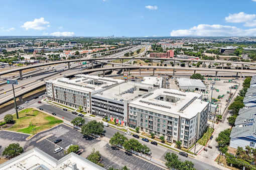 Austin city skyline view at Bridge at Windsor Park Apartments