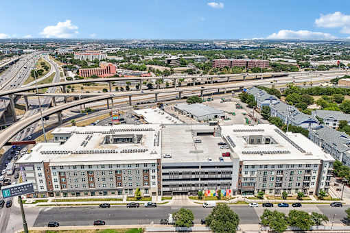 Austin city skyline view at Bridge at Windsor Park Apartments
