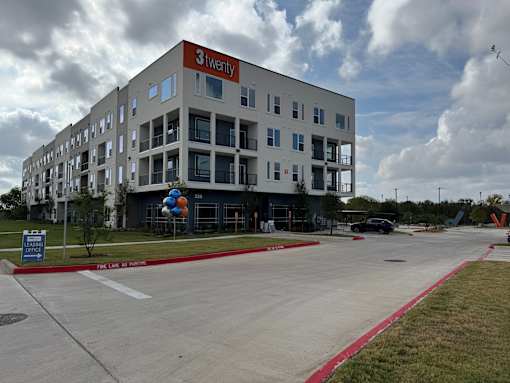 Office view at ThreeTwenty at the Vybe Apartments, Texas, 78640