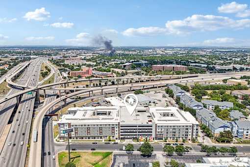 Austin city skyline view at Bridge at Windsor Park Apartments