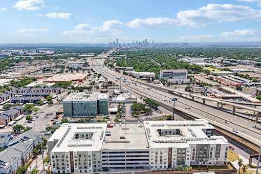 Austin city skyline view at Bridge at Windsor Park Apartments
