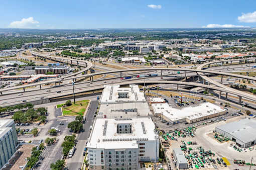 Austin city skyline view at Bridge at Windsor Park Apartments
