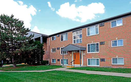 Property Outside View at The Loop on Greenfield Apartments, Oak Park, MI