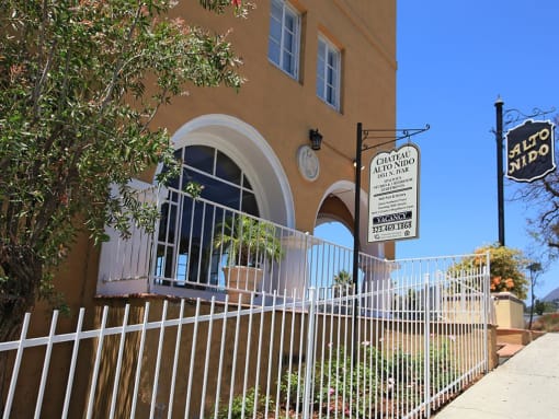 Side of building with leasing sign