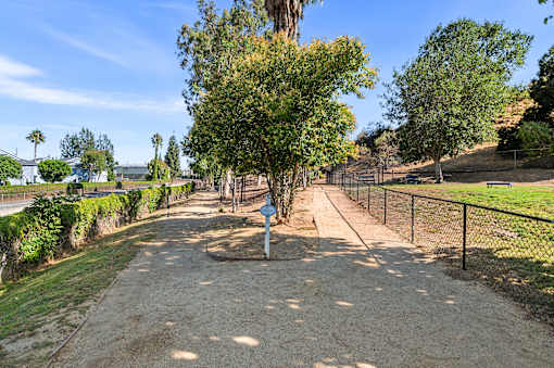 walking trail to tennis court