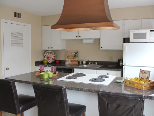 Colonial Park Townhomes Kitchen