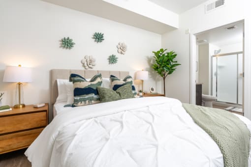 King Size Bedroom at Level at Sixteenth, Phoenix, AZ