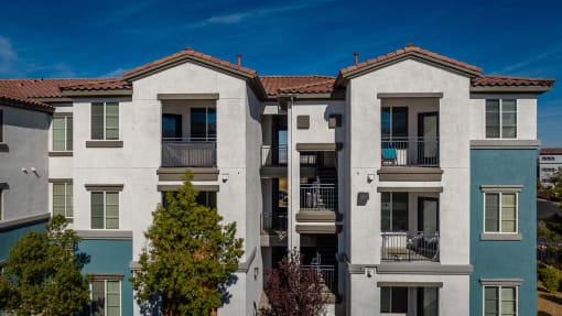 building exterior at Miro at the Parc, Henderson