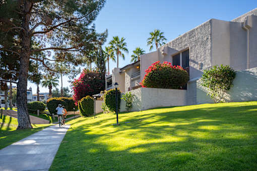 Well Maintained Lawn Area at Monaco at McCormick Ranch, Scottsdale, AZ