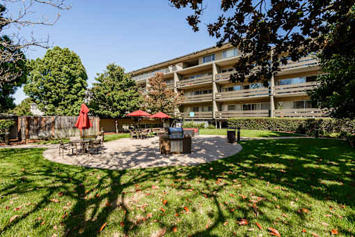 Outdoor Grill With Intimate Seating Area at Palo Alto Place, Palo Alto, CA
