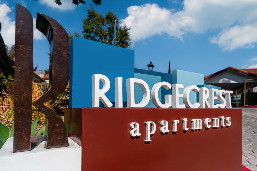 Ridgecrest monument sign at Ridgecrest, Lake Forest