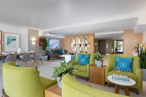 Clubroom with lounge area at Palo Alto Place, Palo Alto
