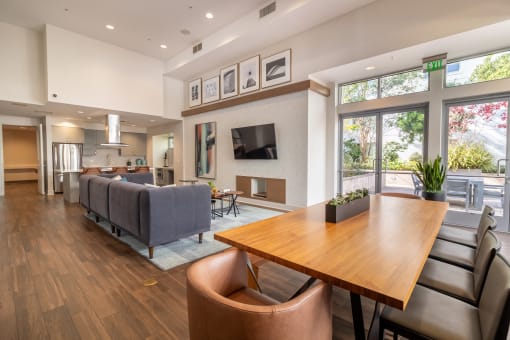 the preserve at ballantyne commons commons living room and dining area at Strata at Mission Bay, San Francisco