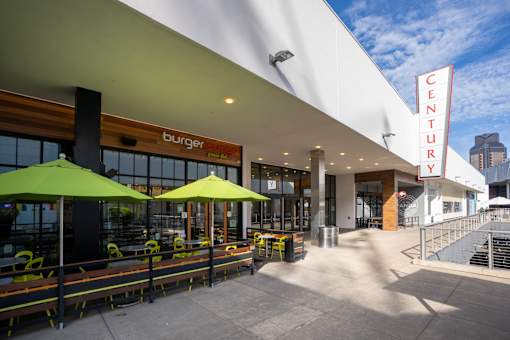 Burger Lounge restaurant next to Century theaters