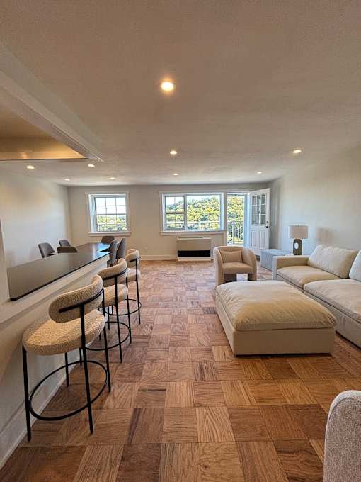 Open kitchen/living room