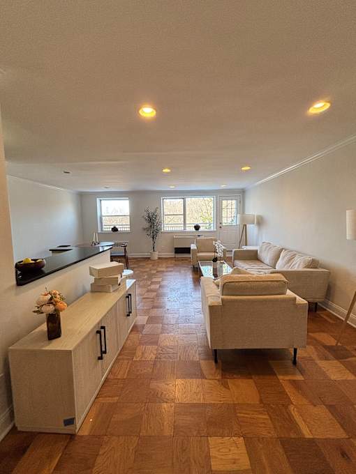 Open kitchen/living room