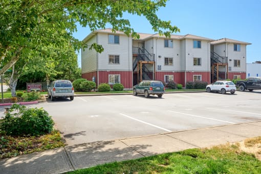 Exteripr at Monroe Avenue Apartments, Salem