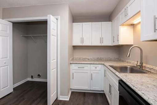 Fully Equipped Kitchen at Cleo Apartments, Athens, 35611